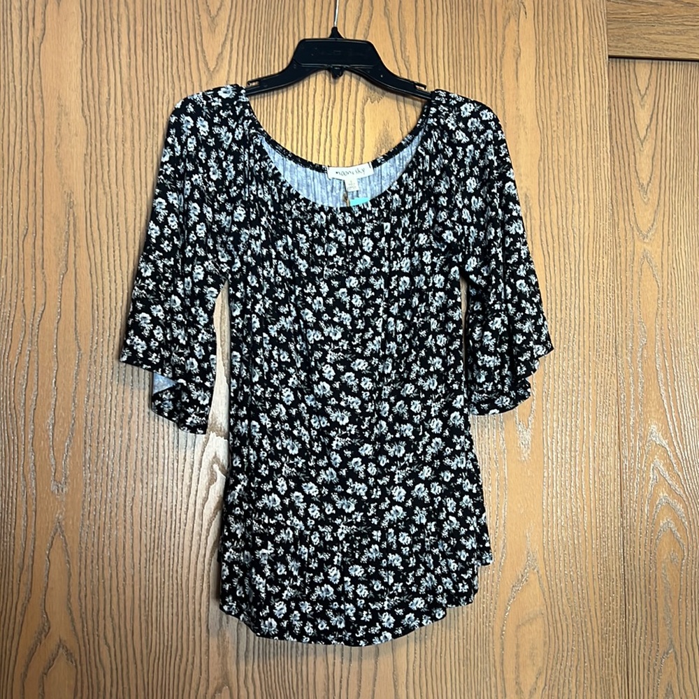 Moon & Sky Jeneane Off the Shoulder Flutter Sleeve Knit Top